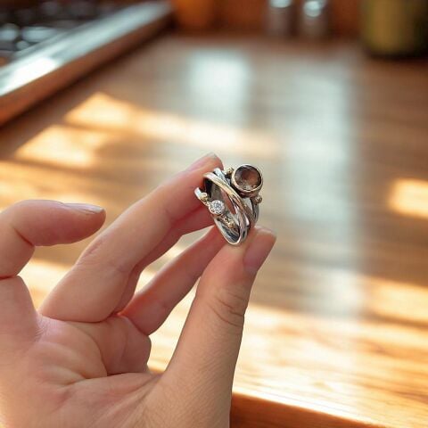 Gümüş el işi renk değiştiren taşlı yüzük