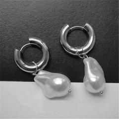 Çelik bombeli halka bayan küpe Gümüş Rengi  (rodaj)