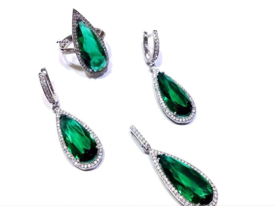 Yeşil taşlı gümüş takım