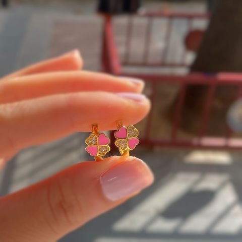 Gümüş pembe mineli yonca çocuk küpesi