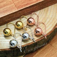 Gümüş sallantılı top küpe nz52r3