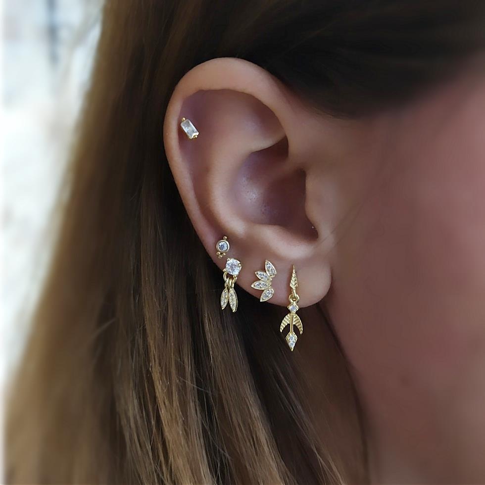 Gümüş taşlı bayan küpe dlp9r63 TEK küpe - model 1 - Gümüş Rengi  (rodaj)