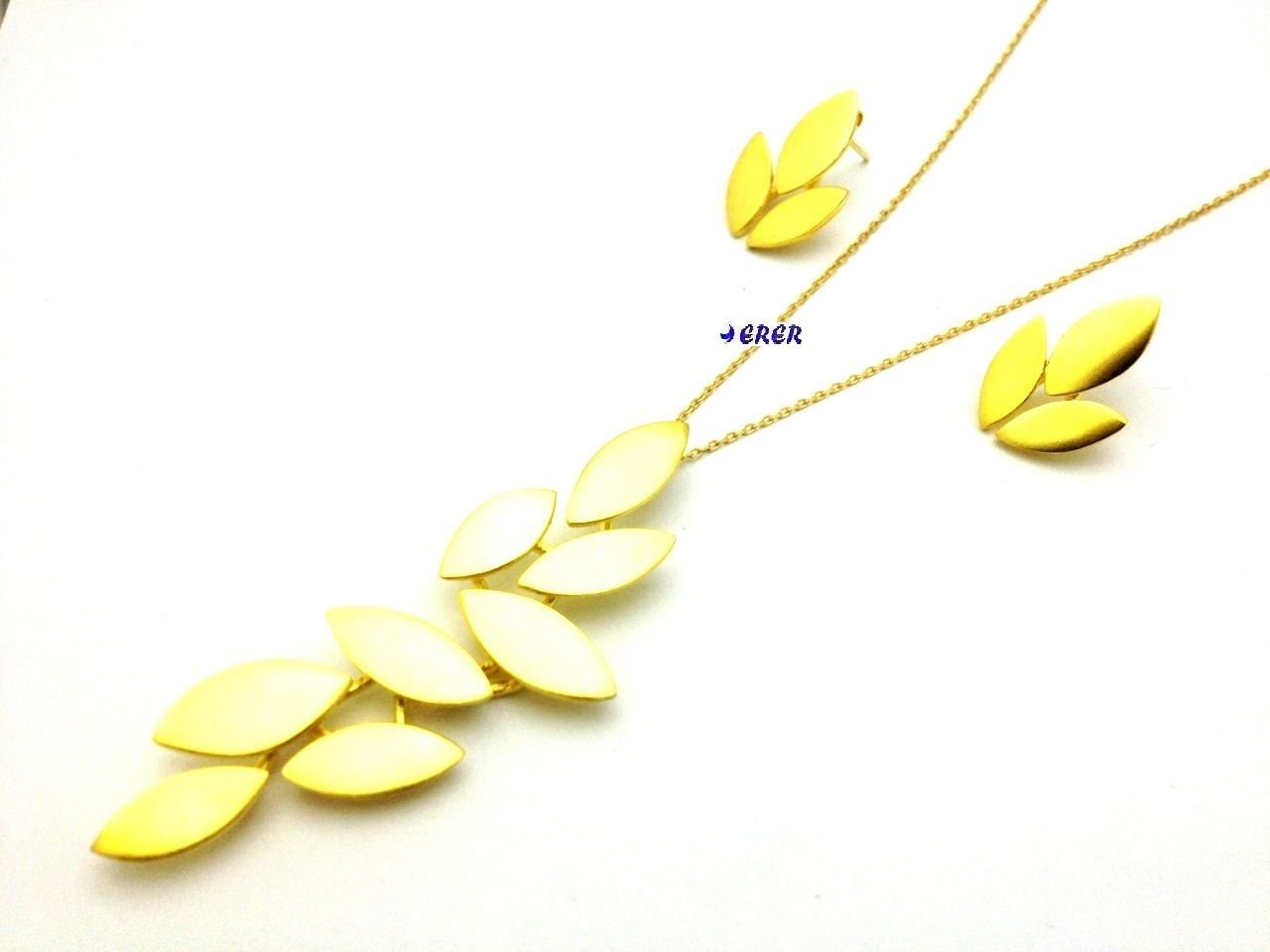 Altın kaplamalı gümüş  kolye küpe