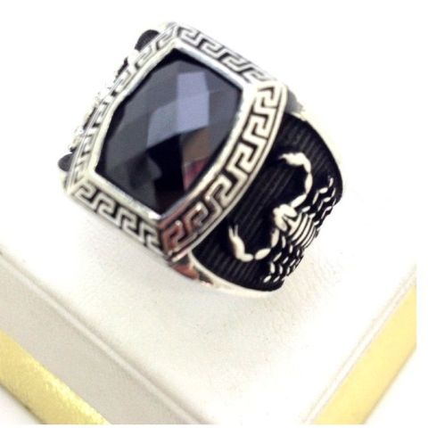 Akrepli Siyah taşlı gümüş erkek yüzüğü