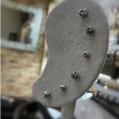 Gümüş burgu model top küpe lr64b2