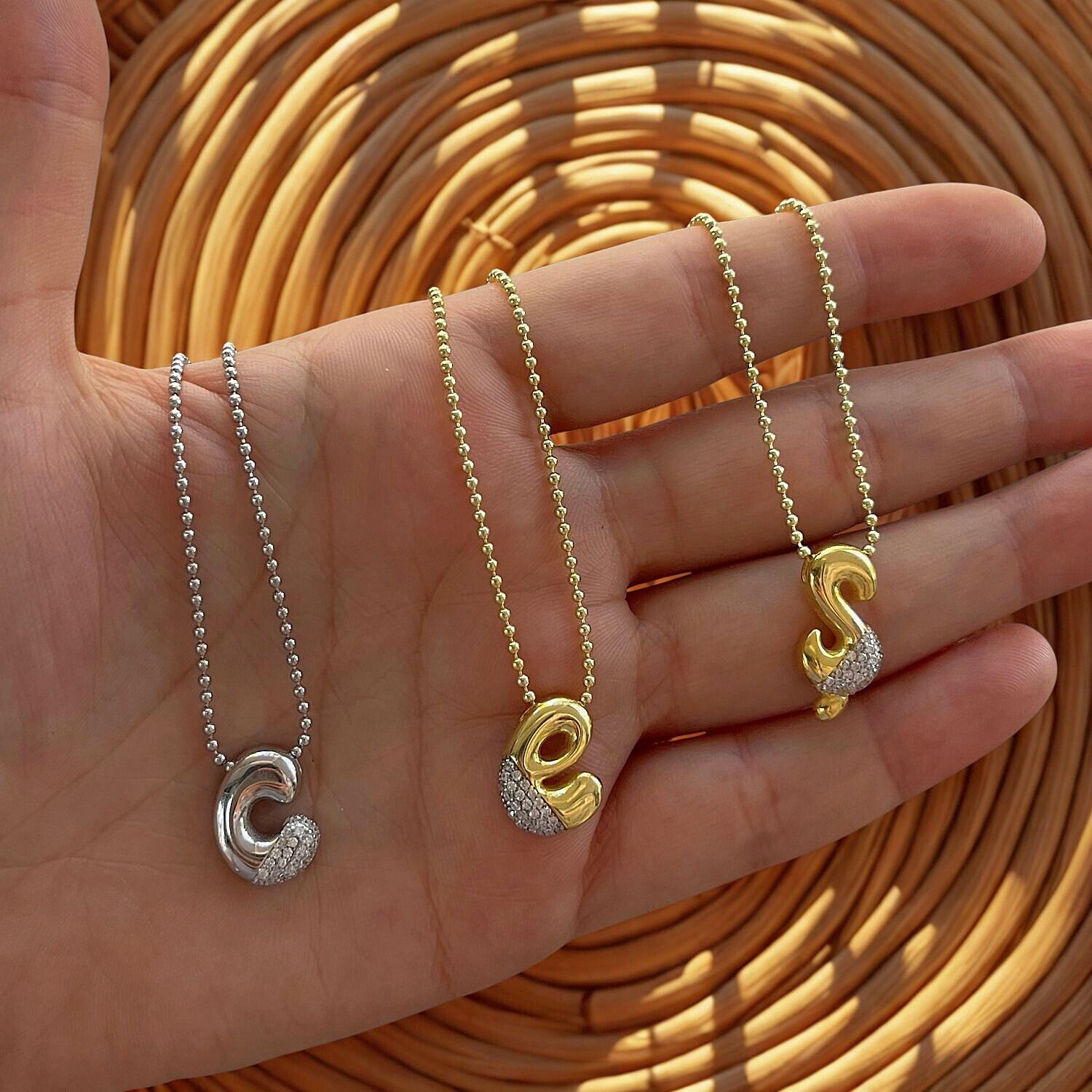 Gümüş yeni model bombeli harf kolye