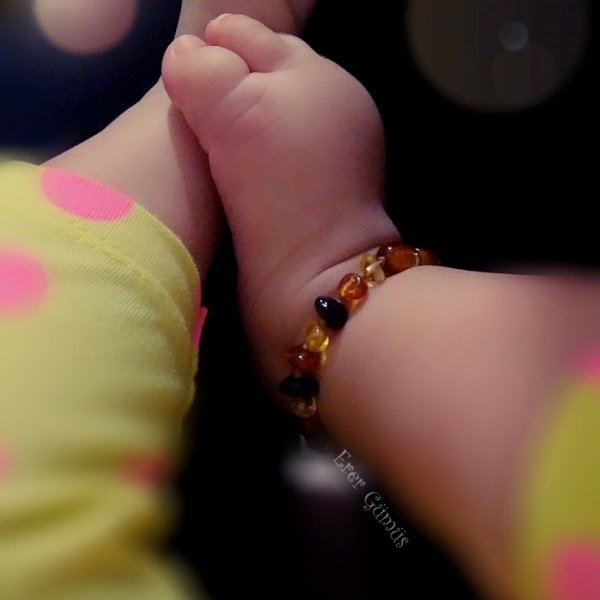 Kehribar taşlı çocuk diş bilekliklği oz63e2