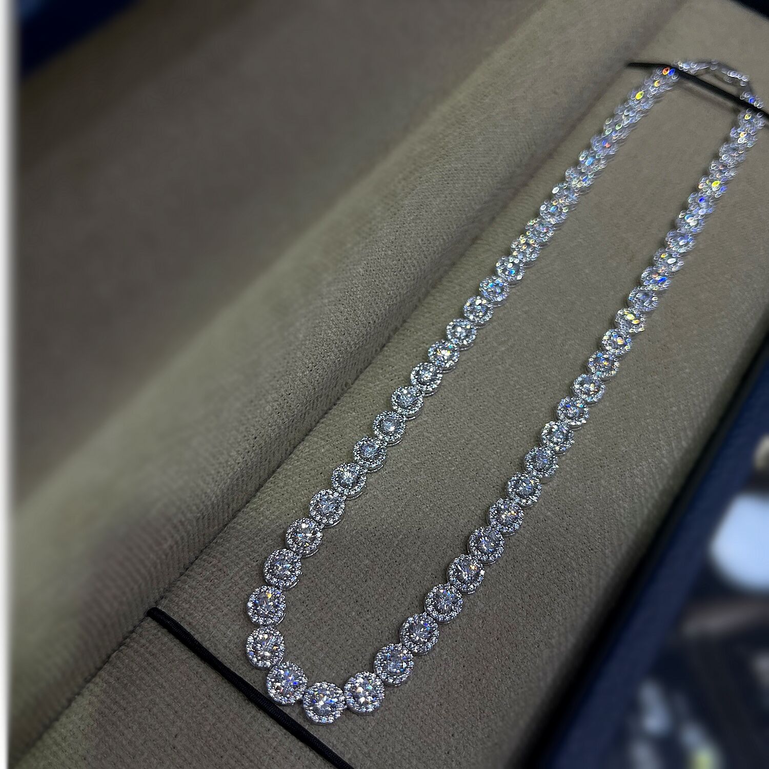 Gümüş su yolu kolye