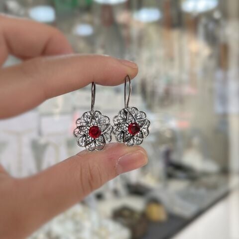 Gümüş eskitme kırmzı taşlı telkari küpe