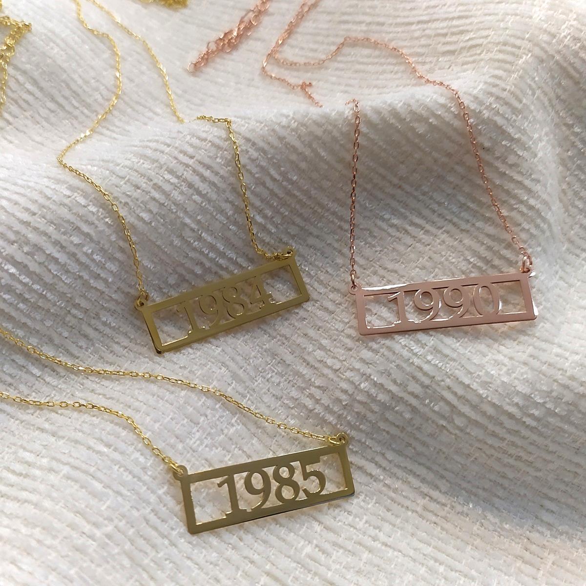 Gümüş tarihli bayan kolye