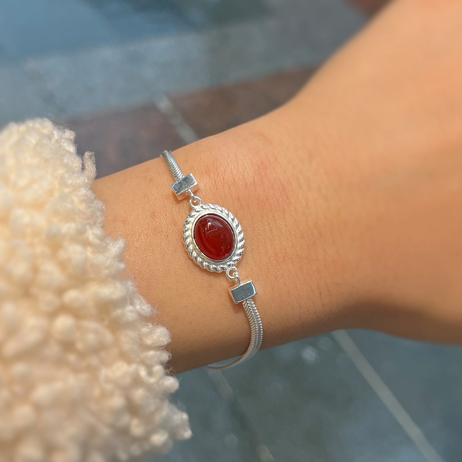 Gümüş akik taşlı yassı zincirli bileklik