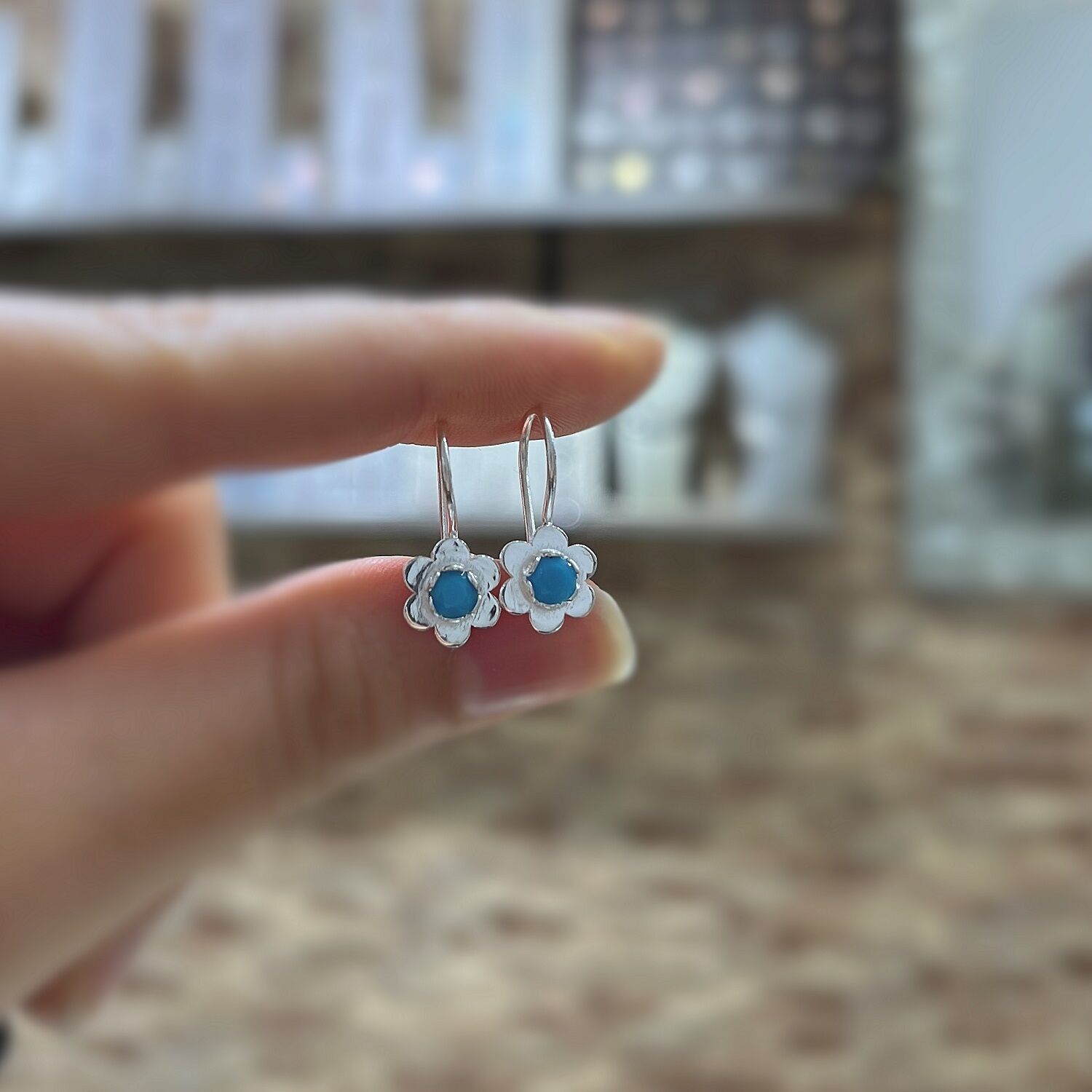 Gümüş firuze taşlı çiçek model Çocuk küpesi