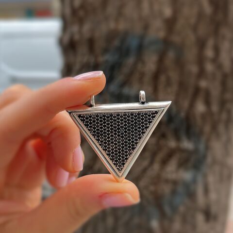 Gümüş 4 cm x 4,5 cm siyah taşlı muskalık dua kabı