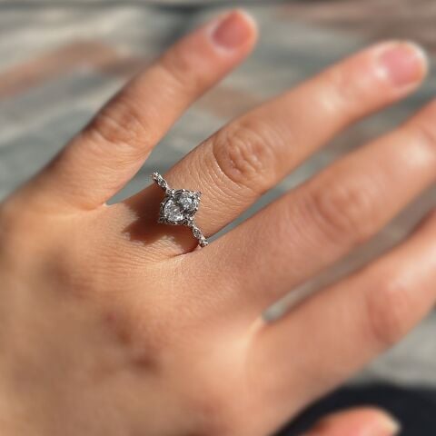 925 Ayar Gümüş Oval Kesim Zirkon Taşlı Vintage Tasarım Kadın Yüzük