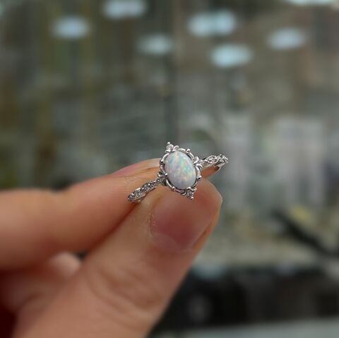 925 Ayar Gümüş Oval beyaz Opal Taşlı Vintage Yüzük