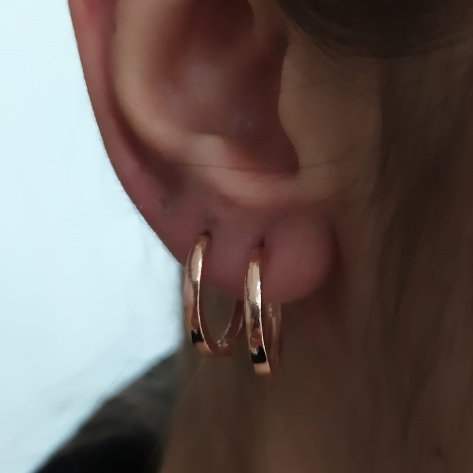 Gümüş 14 mm taşsız rose halka küpe